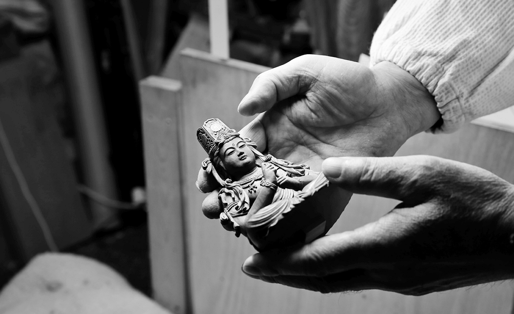 佛陀真的活著，傳承使命的佛像雕刻師