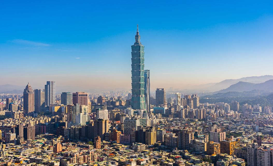 2025光復節上班加班費計算,國定假日出勤薪資與補休規定