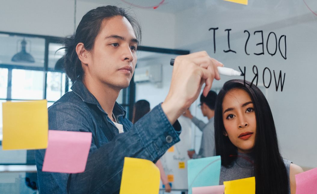 為什麼入門級工作現在需要 3-5 年經驗？AI 改變就業