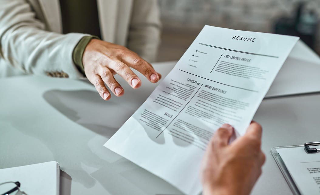 AI履歷健檢x年後轉職履歷範本:5大優勢精準搶下好職缺